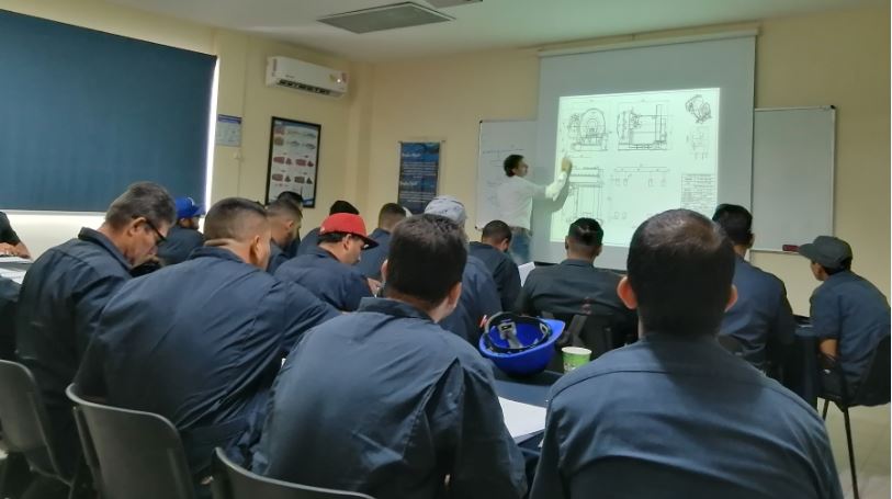 TH COMPANY imparte un curso de hidráulica a sus clientes mexicanos